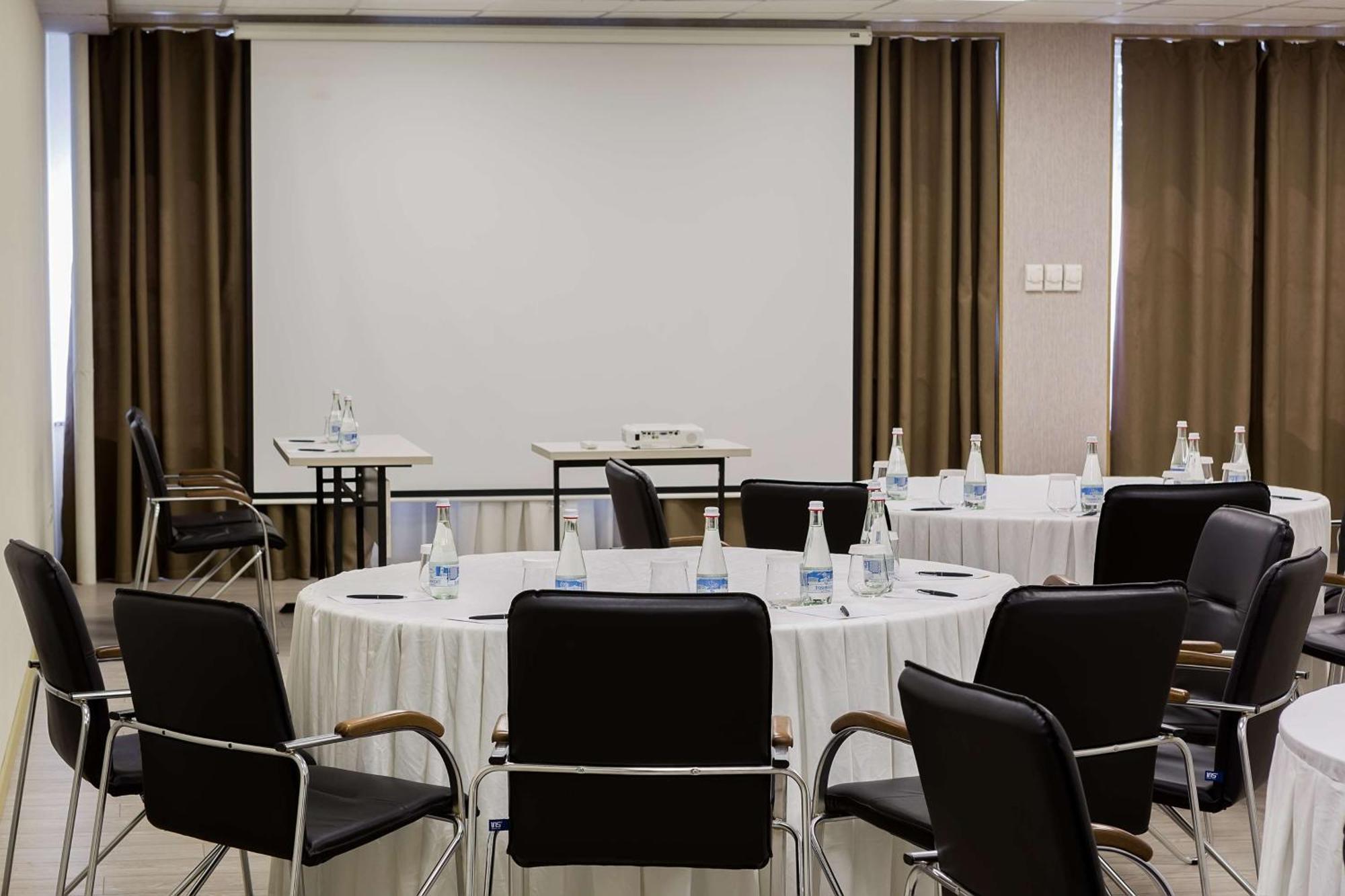 Panarams Tashkent Hotel, A Member Of Radisson Individuals Exterior photo