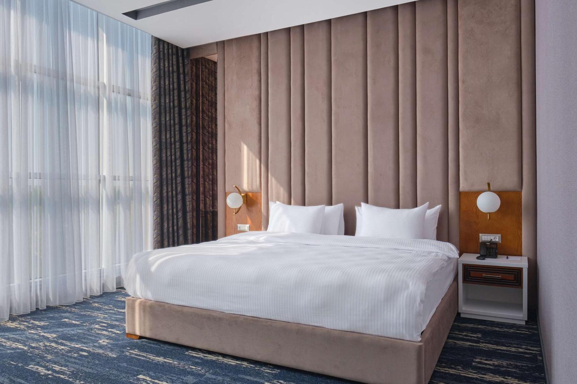 Panarams Tashkent Hotel, A Member Of Radisson Individuals Exterior photo